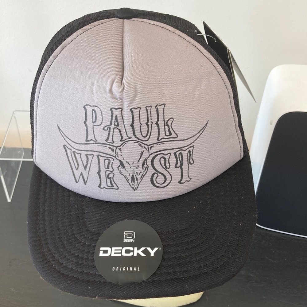 NWT Decky Cap Longhorn Design